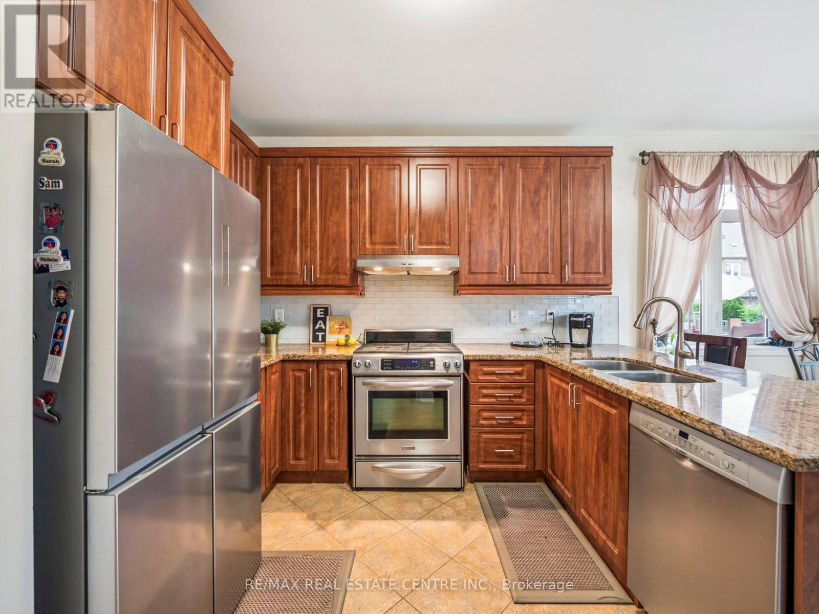 236 St Urbain Drive, Vaughan, Ontario  L4H 3K7 - Photo 21 - N12357432