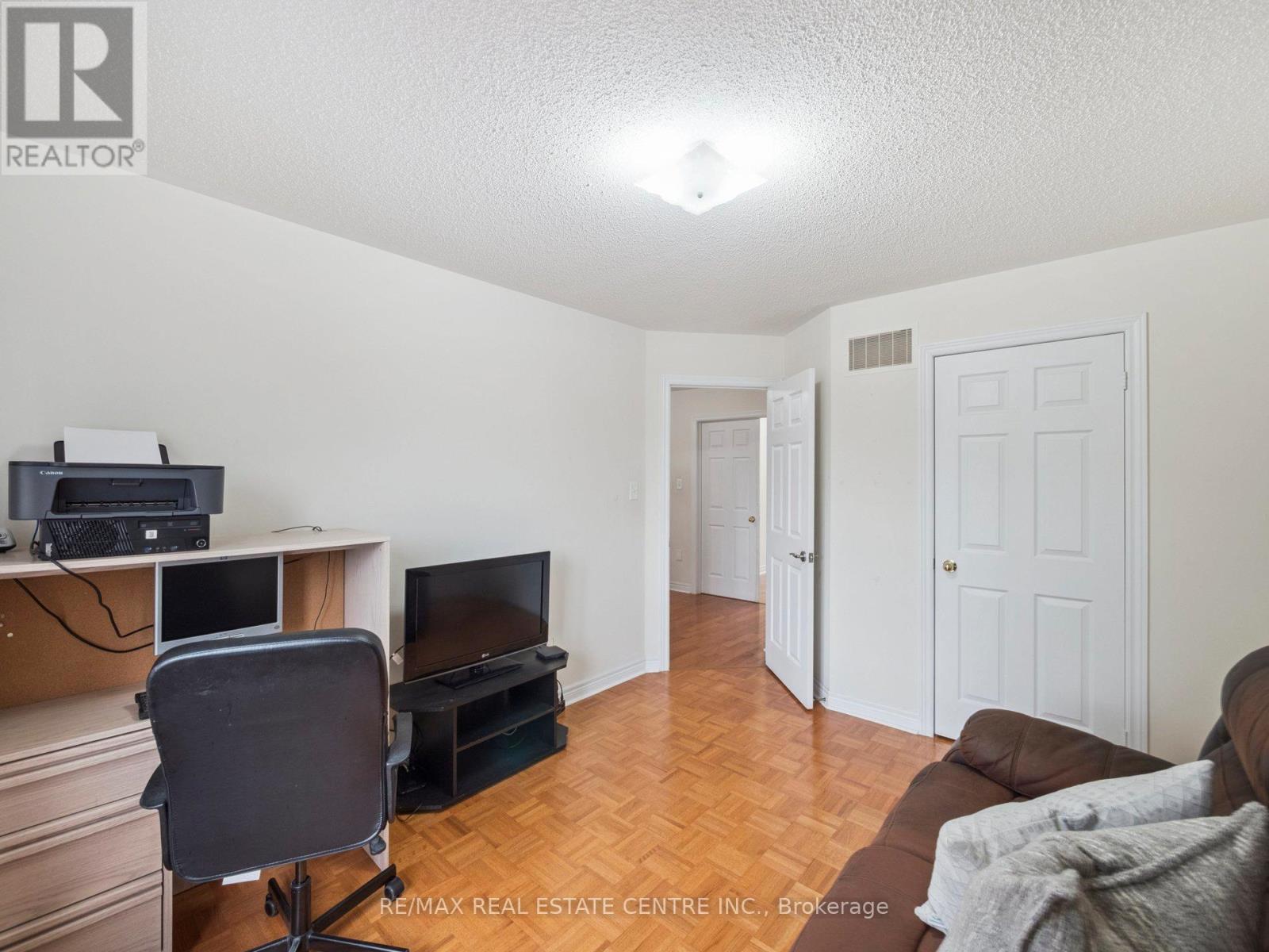 236 St Urbain Drive, Vaughan, Ontario  L4H 3K7 - Photo 44 - N12357432