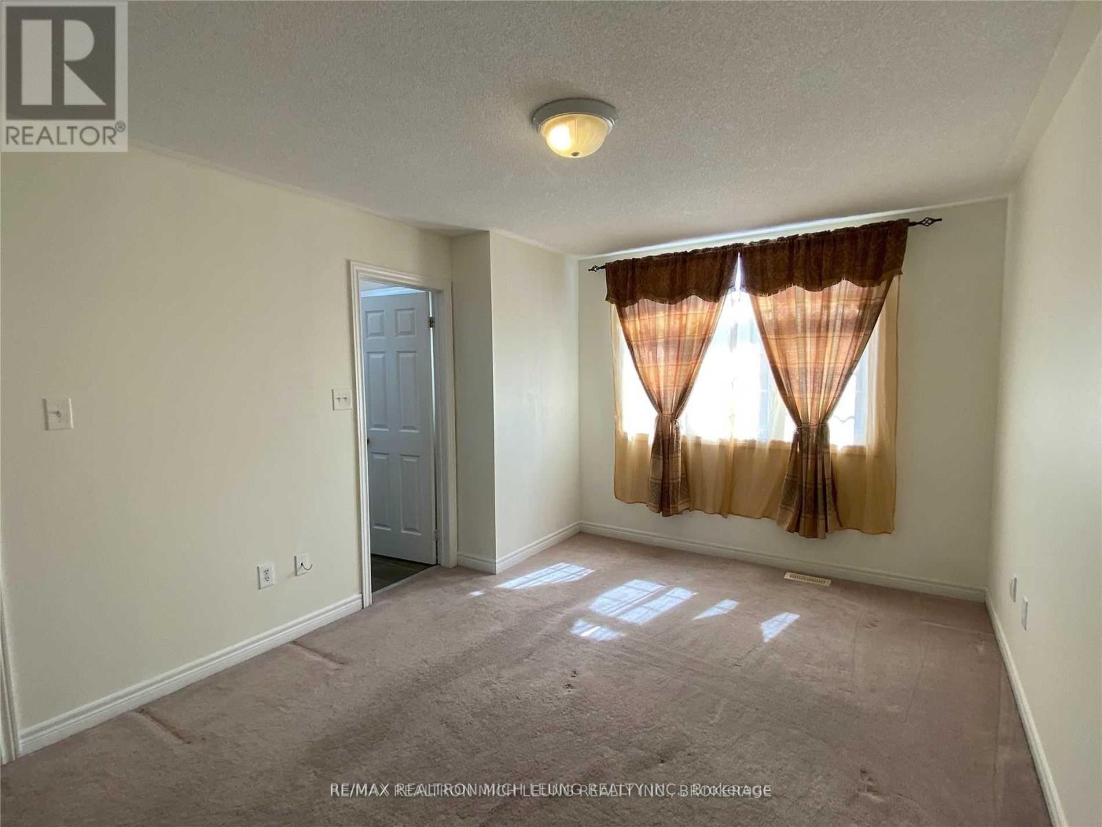 111 Amulet Crescent, Richmond Hill, Ontario  L4S 2V9 - Photo 11 - N12357533