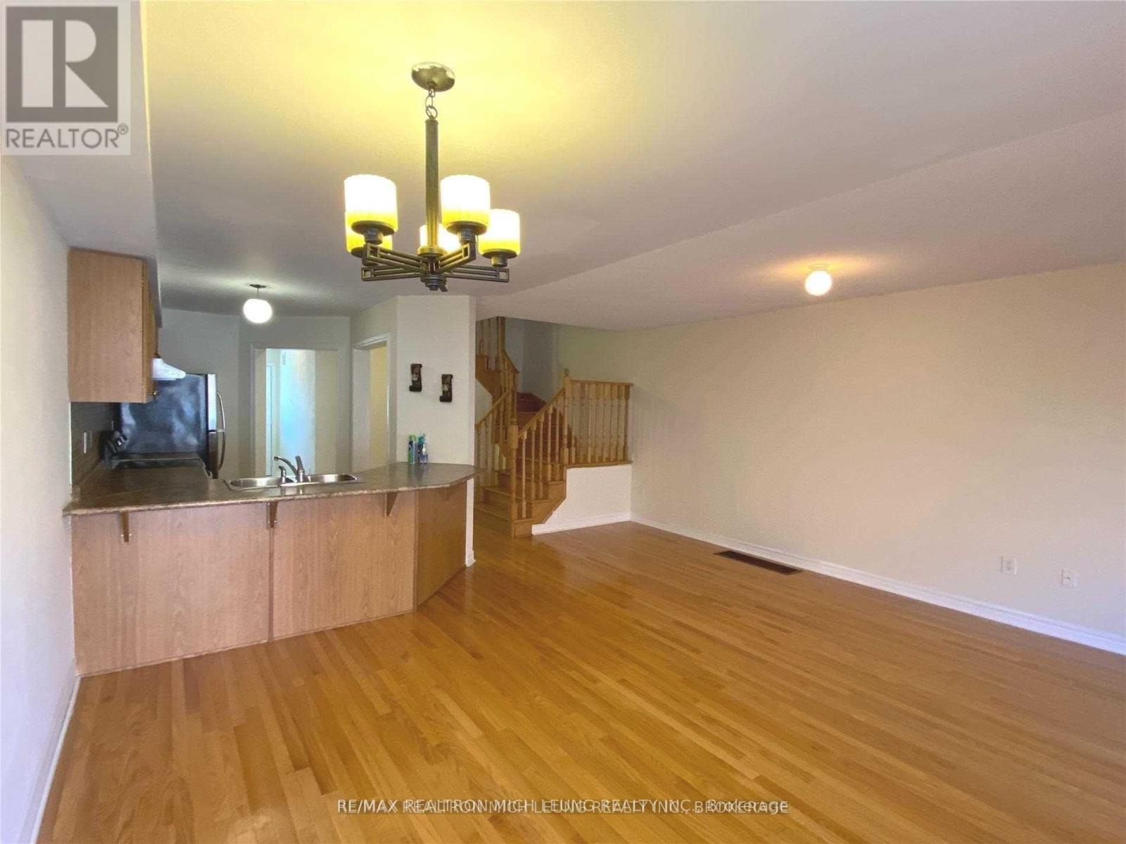 111 Amulet Crescent, Richmond Hill, Ontario  L4S 2V9 - Photo 8 - N12357533