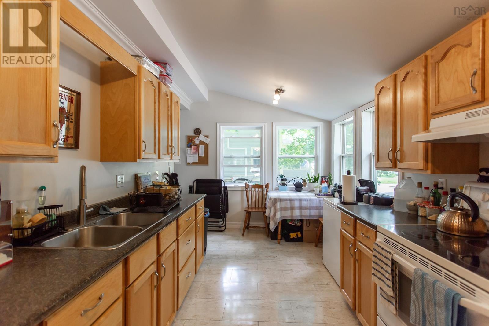 27 Canaan Avenue, Kentville, Nova Scotia  B4N 1B8 - Photo 5 - 202519900