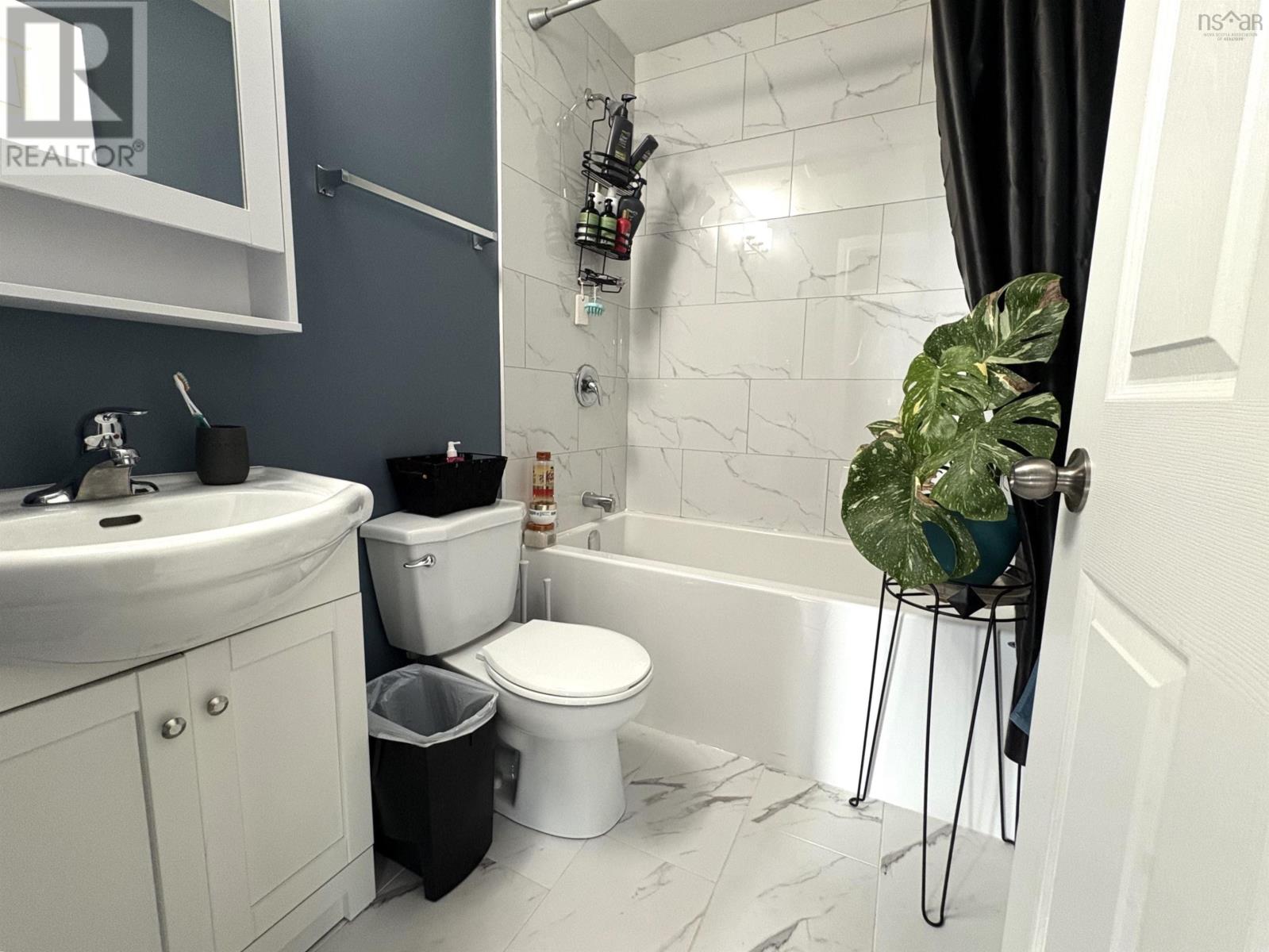 21 Marconi Street, Louisbourg, Nova Scotia  B1C 1K2 - Photo 25 - 202520808