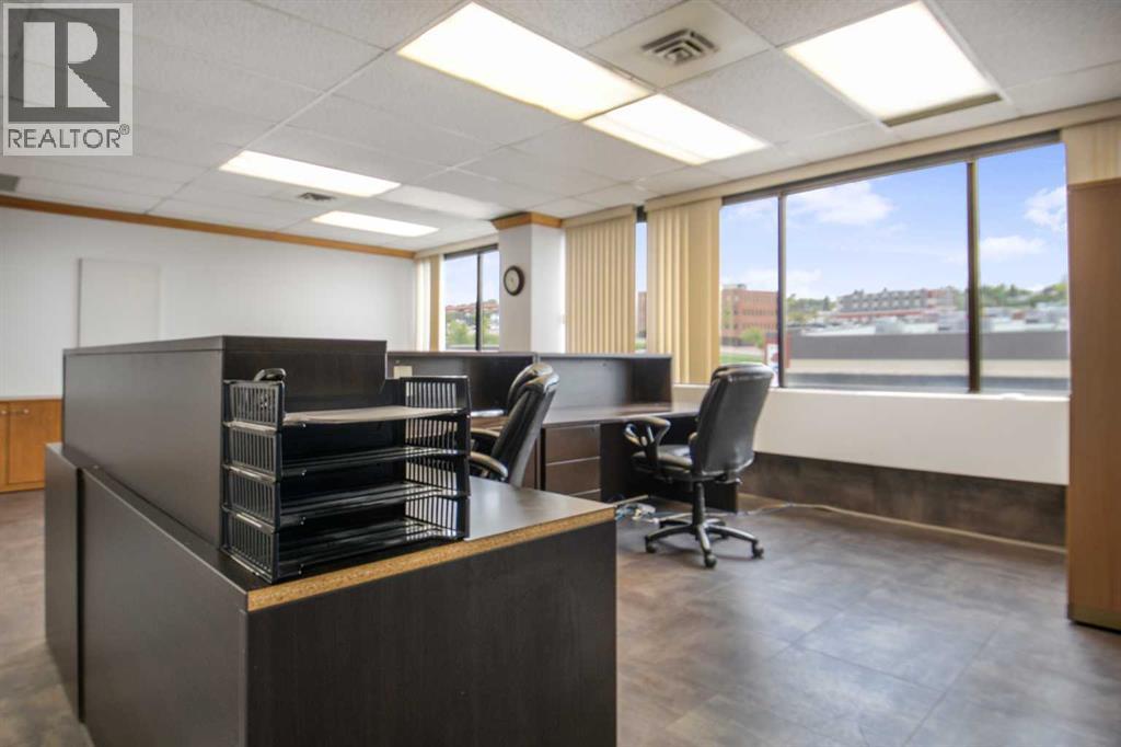301, 9835 101 Avenue, Grande Prairie, Alberta  T8V 5V5 - Photo 3 - A2211741