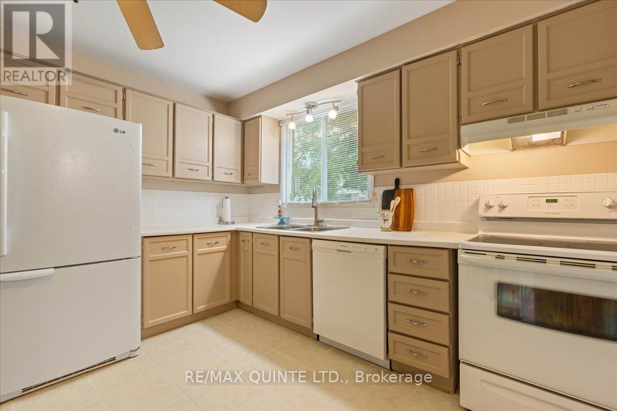 27 Morris Drive, Belleville, Ontario  K8P 5B3 - Photo 15 - X12357539