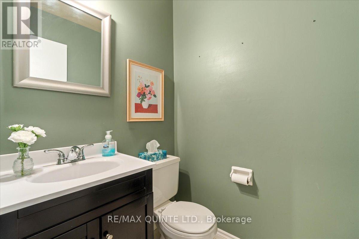 27 Morris Drive, Belleville, Ontario  K8P 5B3 - Photo 19 - X12357539