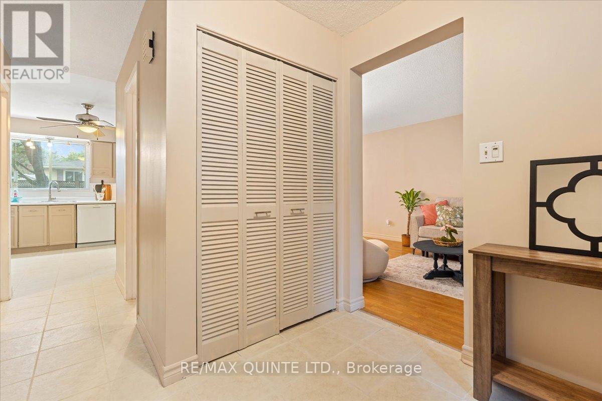 27 Morris Drive, Belleville, Ontario  K8P 5B3 - Photo 5 - X12357539