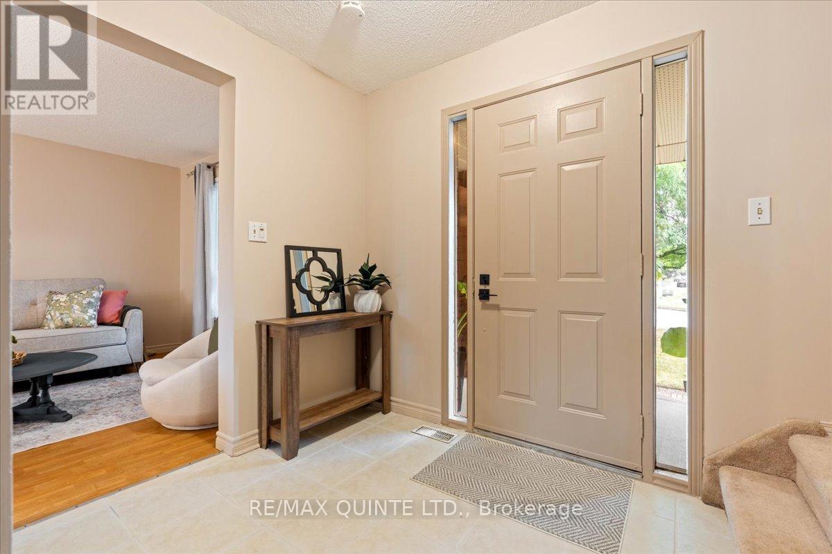 27 Morris Drive, Belleville, Ontario  K8P 5B3 - Photo 6 - X12357539