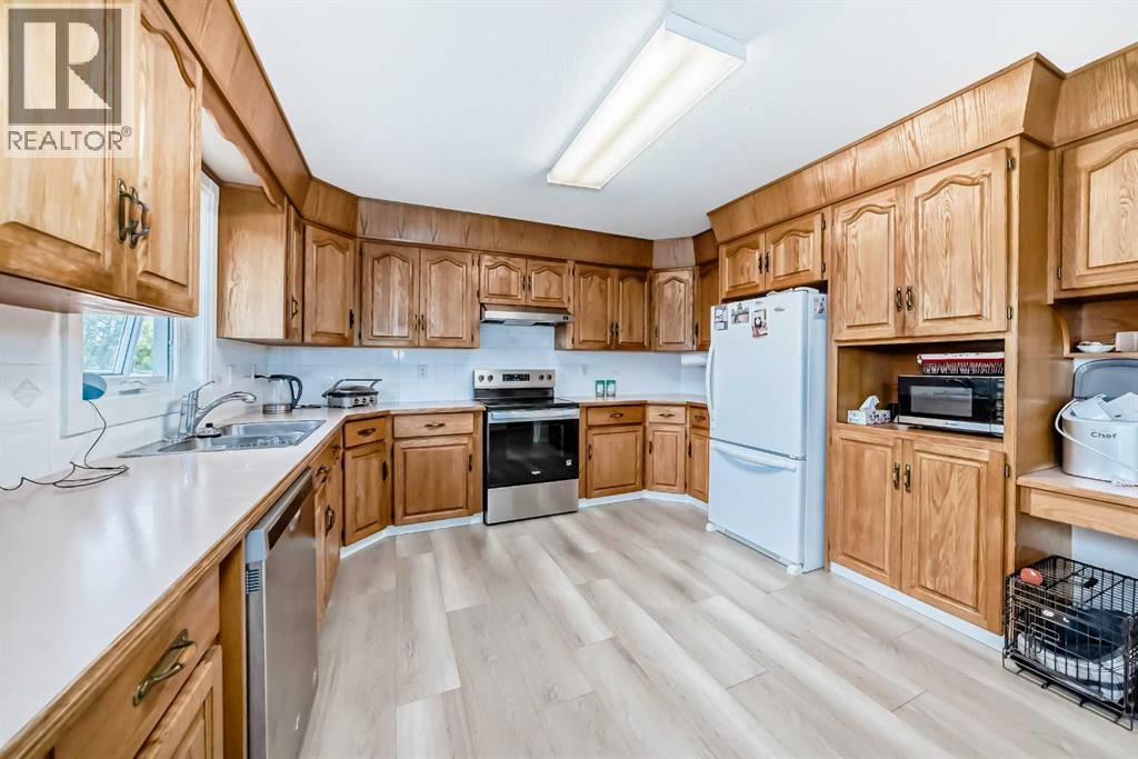 5114 57 Ave, Ponoka, Alberta  T4J 1G5 - Photo 6 - A2249861