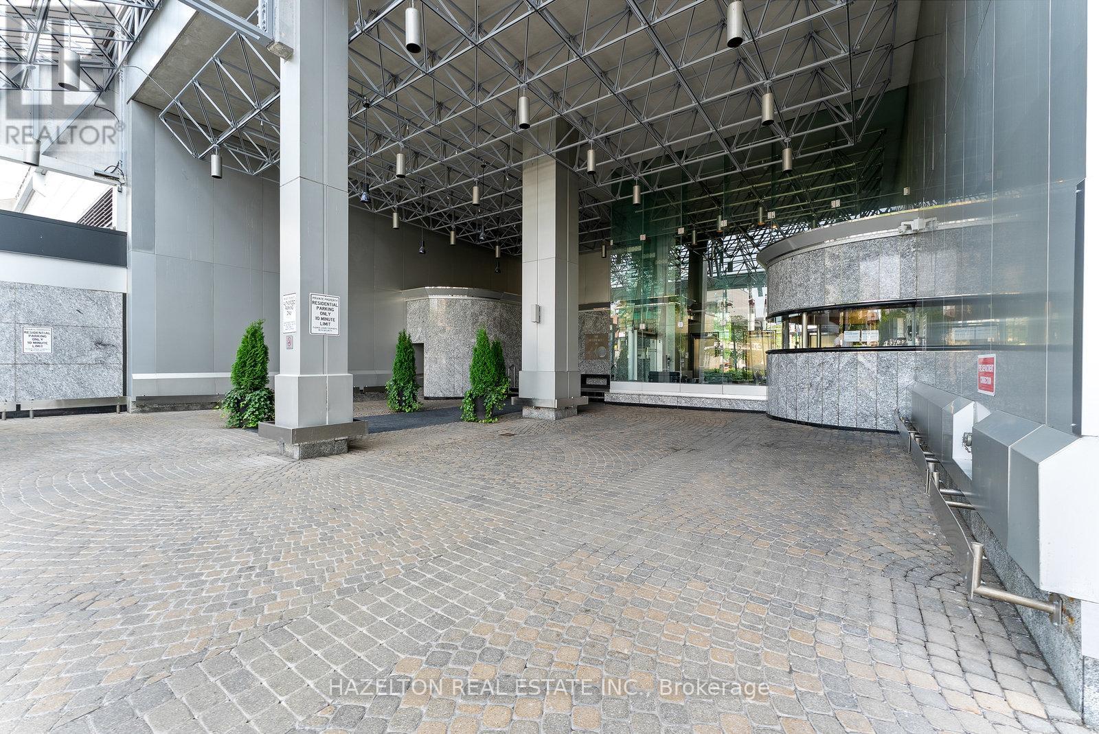 2008 - 110 Bloor Street W, Toronto, Ontario  M5S 2W7 - Photo 40 - C12357513