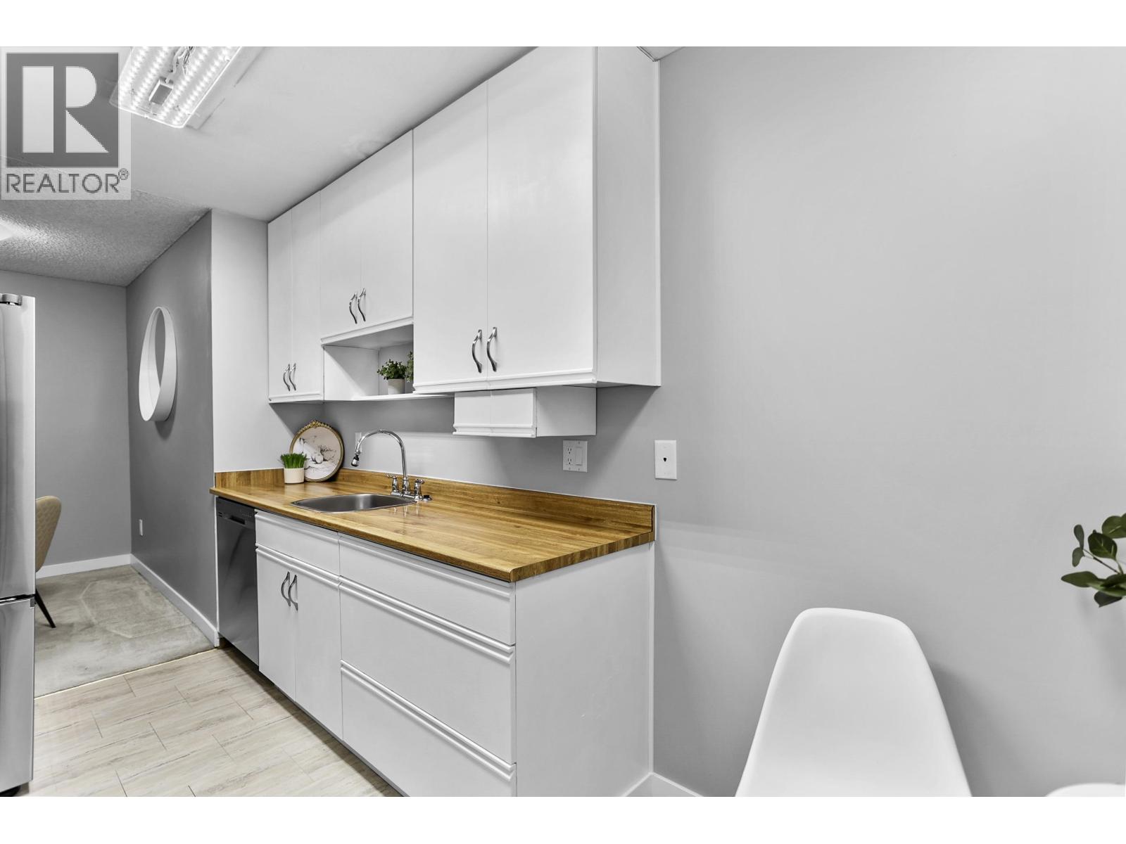 214 3921 Carrigan Court, Burnaby, British Columbia  V3N 4J7 - Photo 9 - R3039335