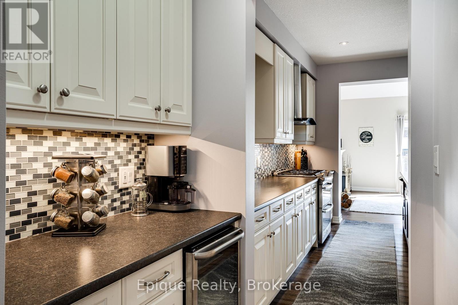 Property at 68 ROSELAWN CRESCENT image 4
