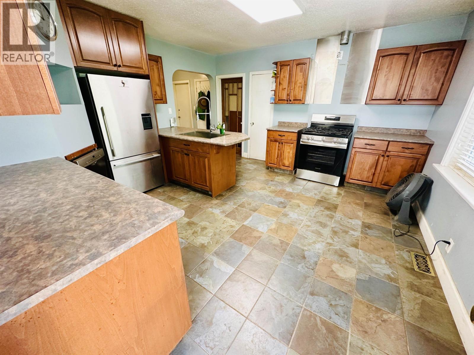 1305 Thomas Avenue, Coquitlam, British Columbia  V3K 2L4 - Photo 7 - R3039359