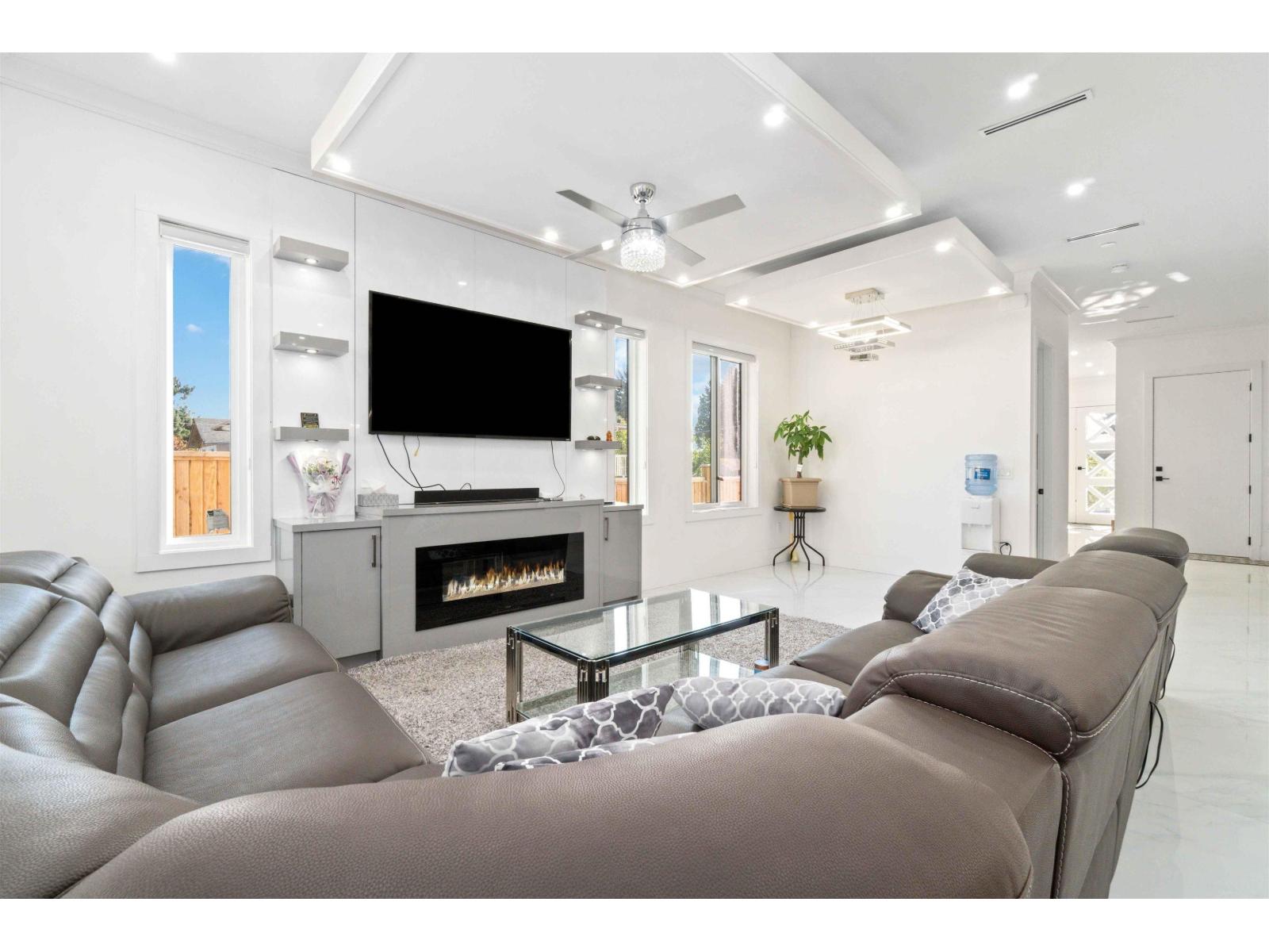 Property at 7688 115A STREET image 3