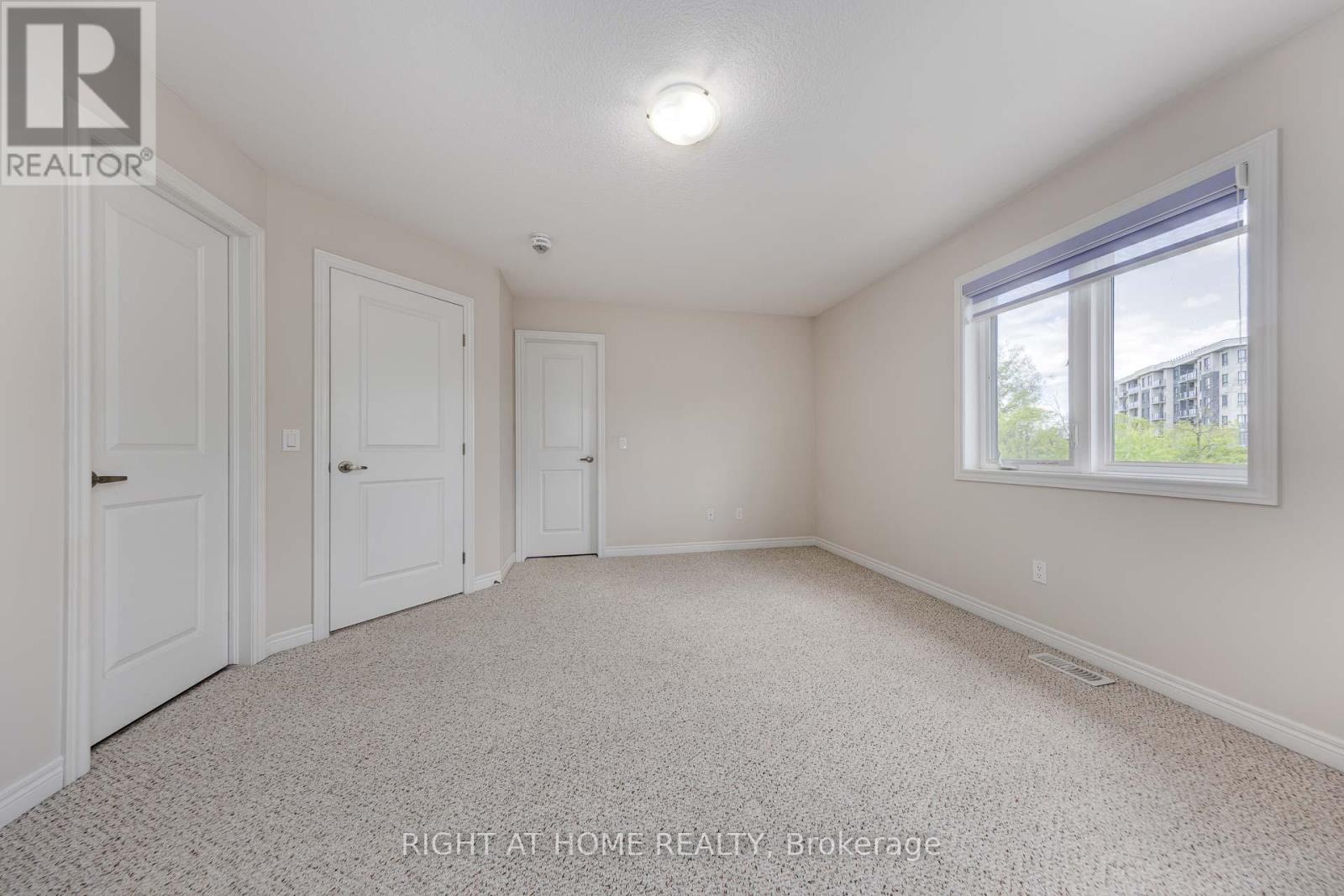 71 Southshore Crescent, Hamilton, Ontario  L8E 0J3 - Photo 21 - X12357482