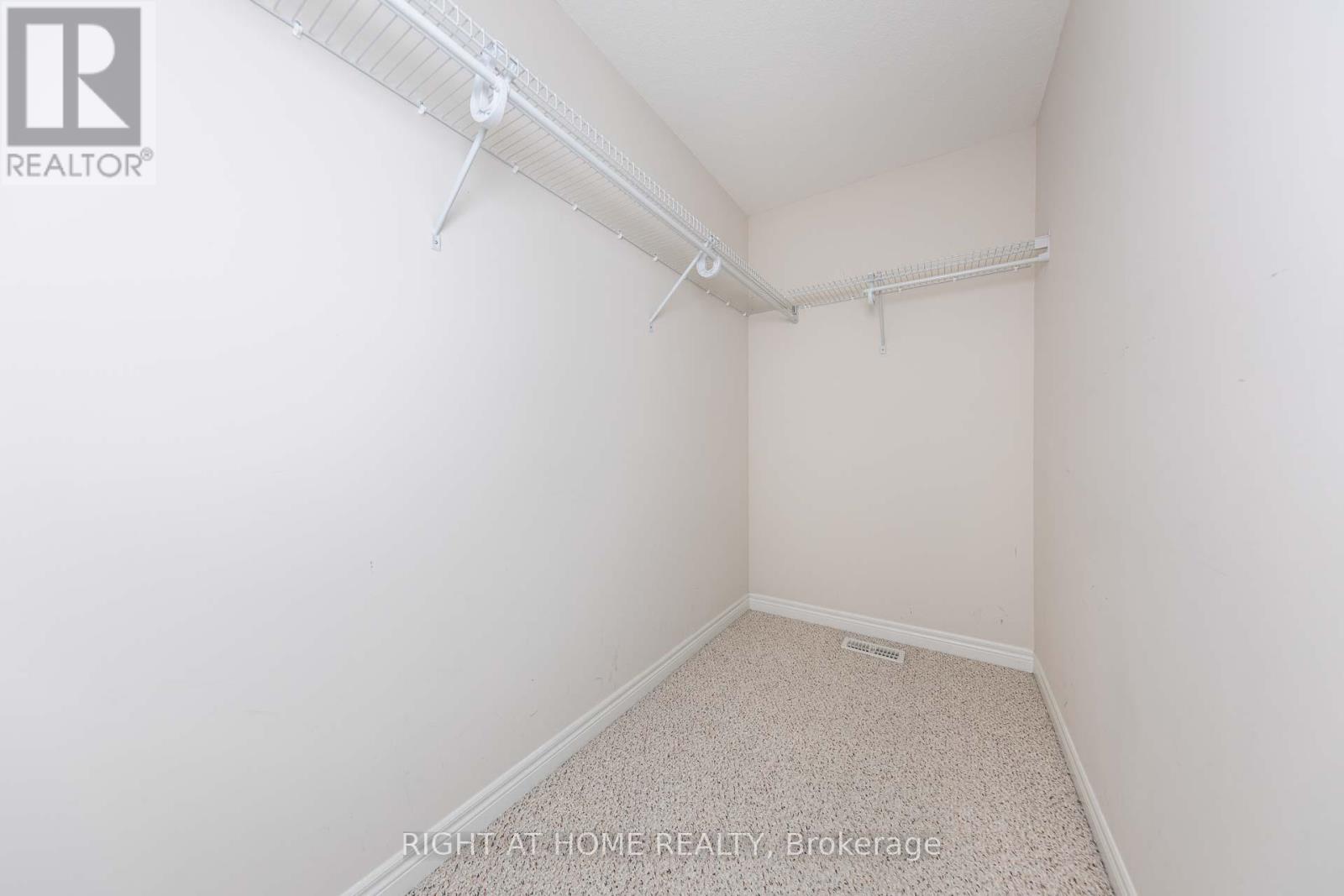 71 Southshore Crescent, Hamilton, Ontario  L8E 0J3 - Photo 22 - X12357482