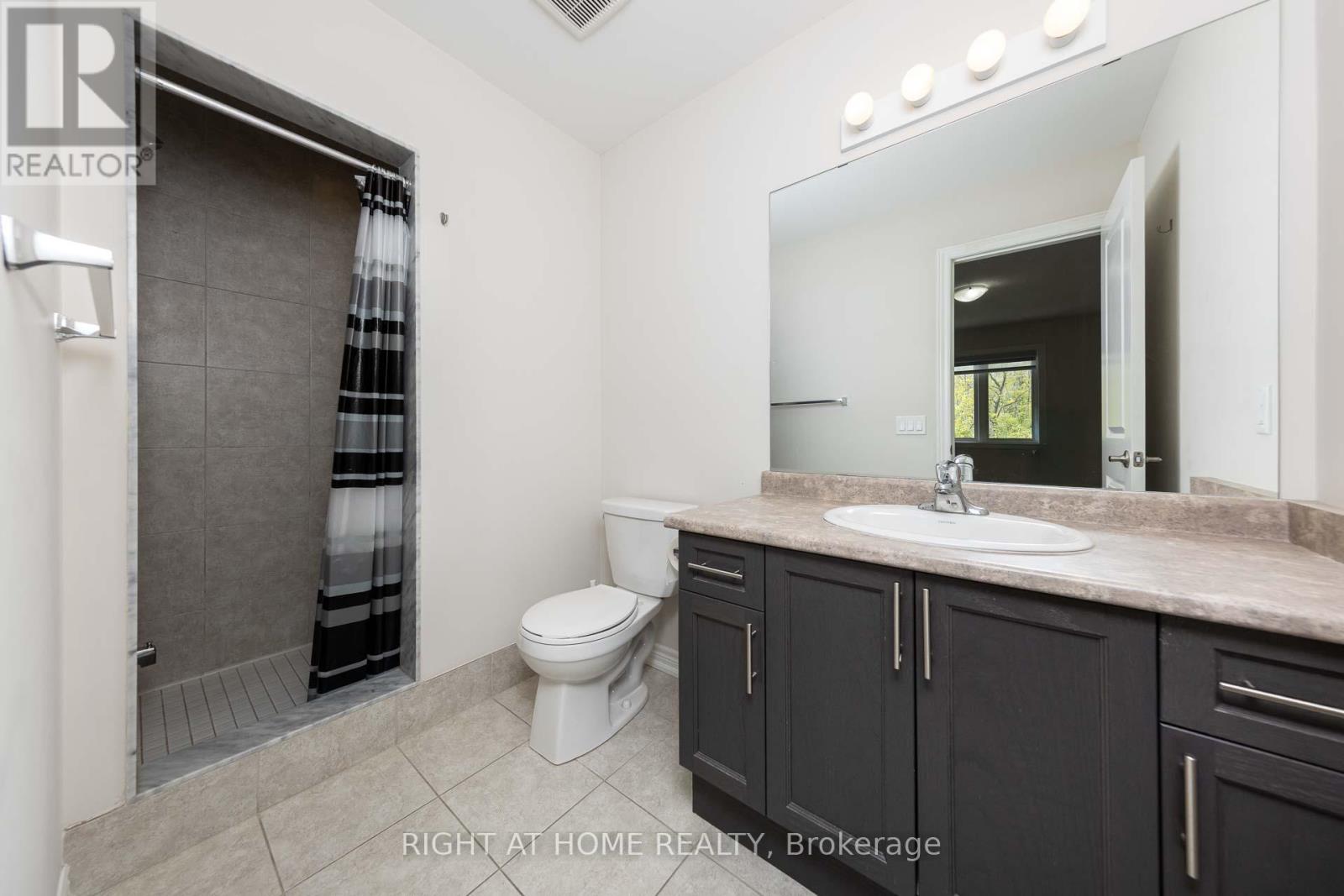 71 Southshore Crescent, Hamilton, Ontario  L8E 0J3 - Photo 23 - X12357482
