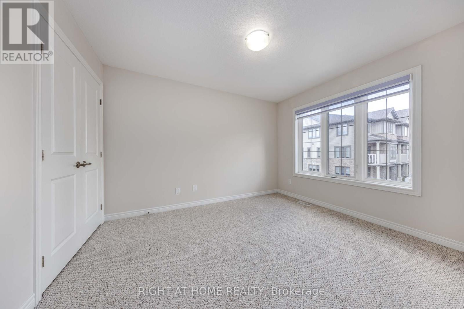 71 Southshore Crescent, Hamilton, Ontario  L8E 0J3 - Photo 25 - X12357482