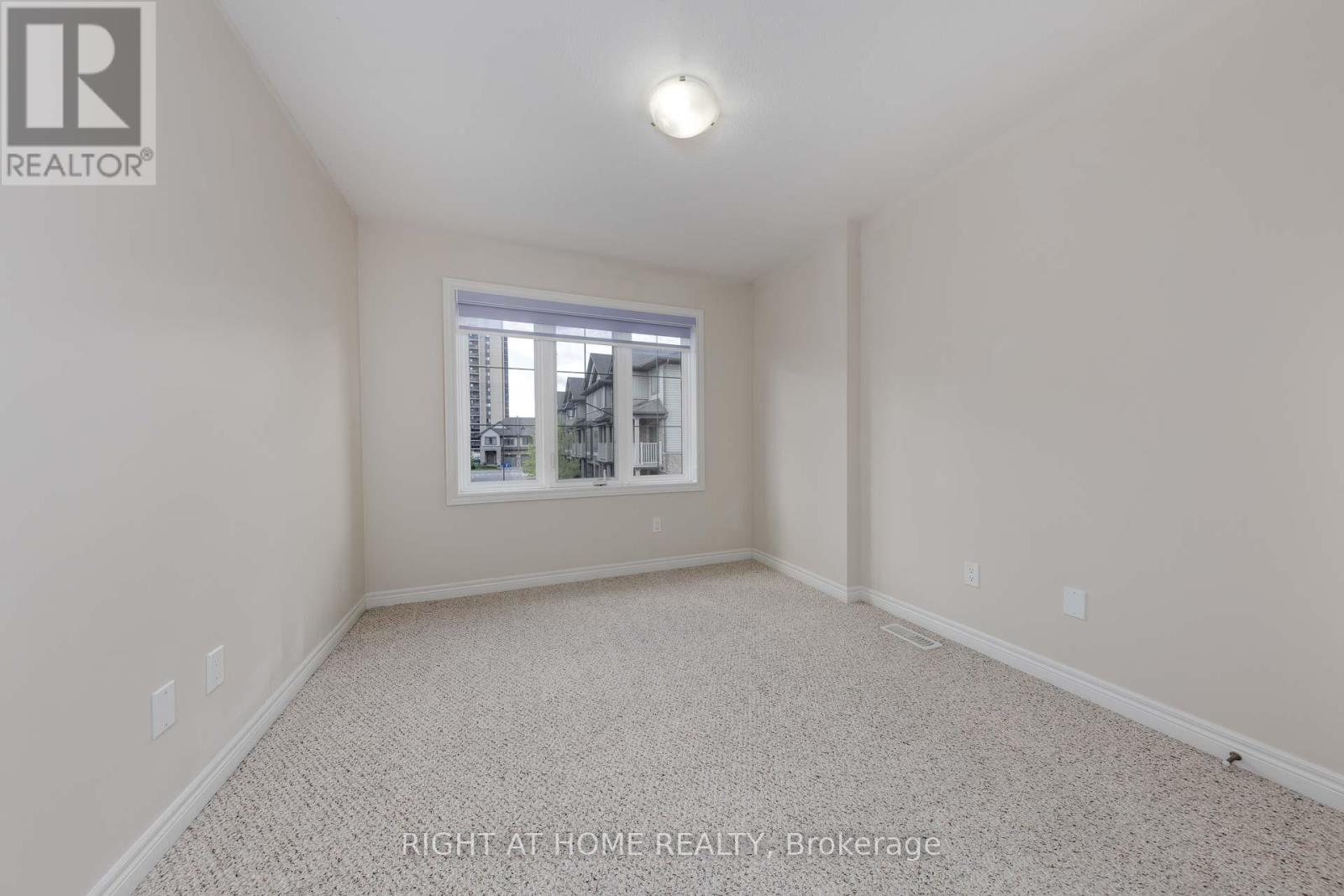 71 Southshore Crescent, Hamilton, Ontario  L8E 0J3 - Photo 27 - X12357482