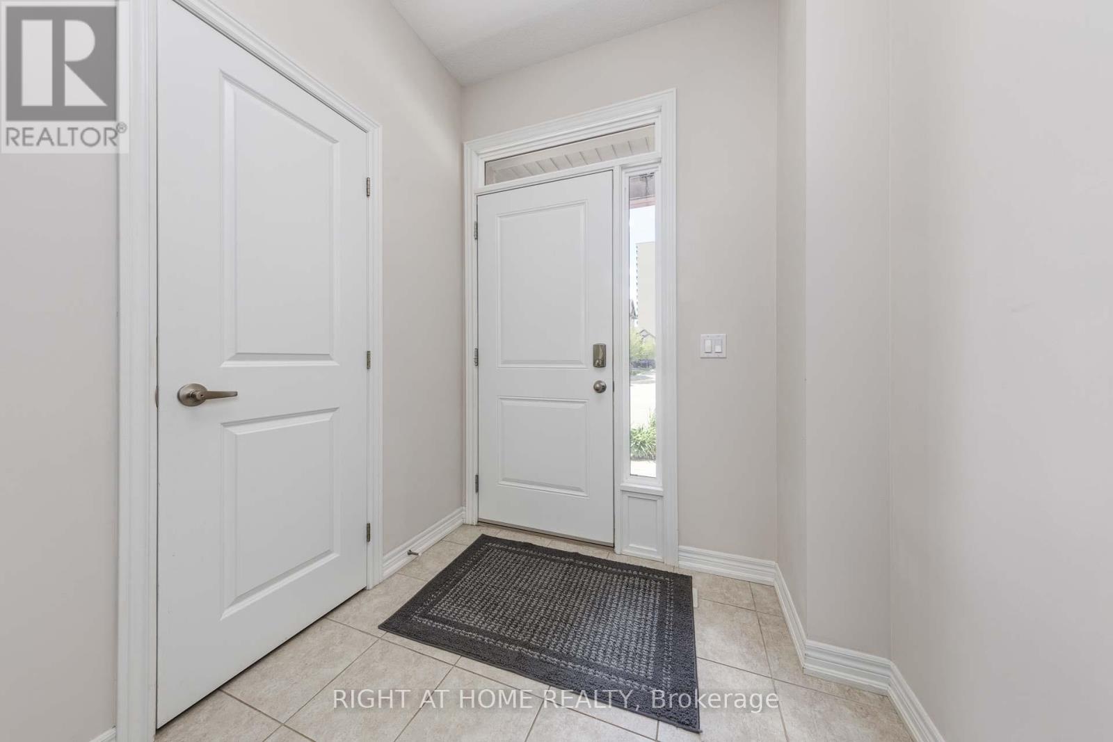 71 Southshore Crescent, Hamilton, Ontario  L8E 0J3 - Photo 3 - X12357482