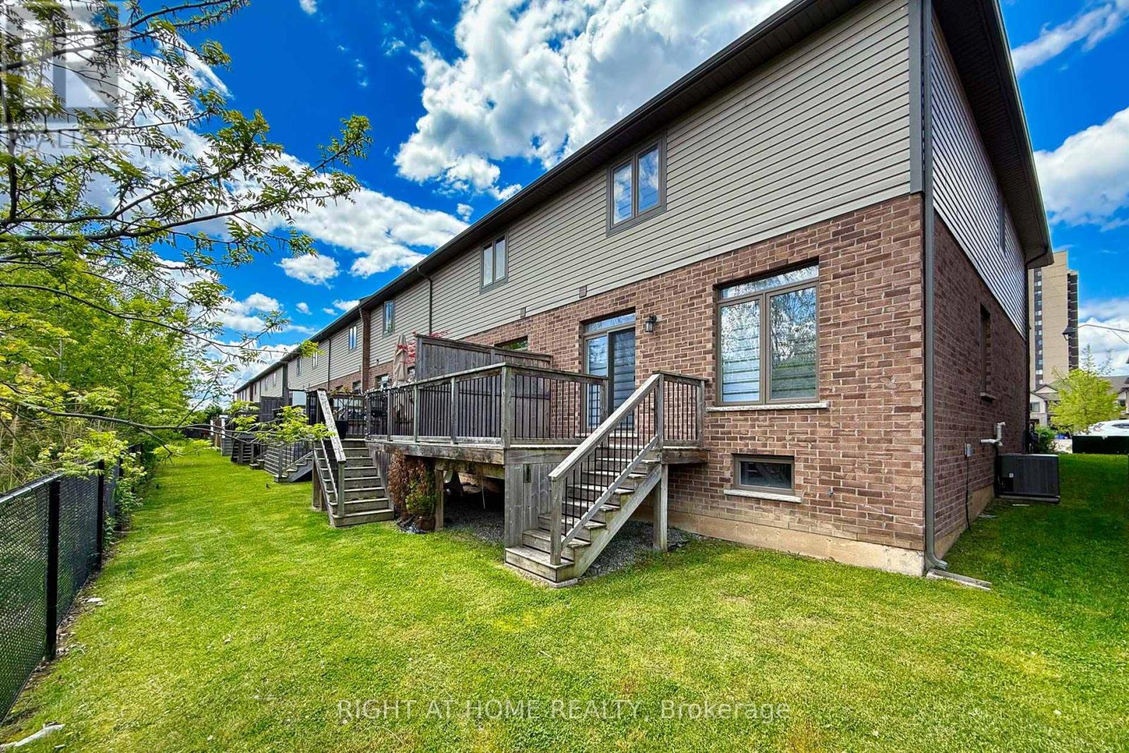 71 Southshore Crescent, Hamilton, Ontario  L8E 0J3 - Photo 34 - X12357482