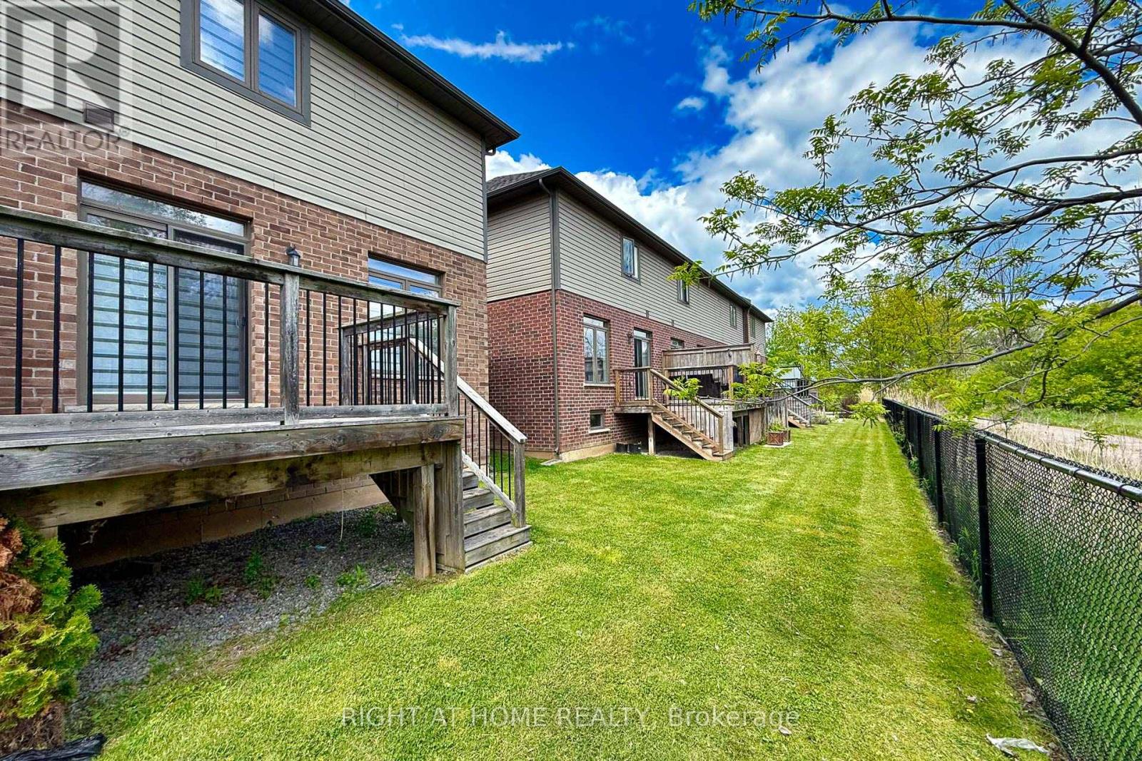 71 Southshore Crescent, Hamilton, Ontario  L8E 0J3 - Photo 35 - X12357482