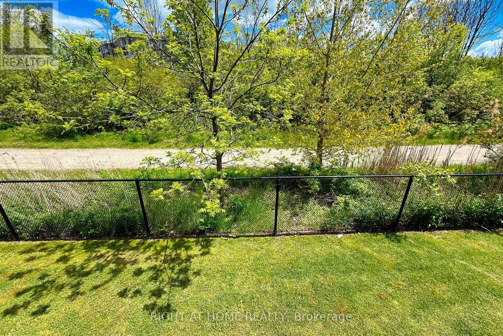71 Southshore Crescent, Hamilton, Ontario  L8E 0J3 - Photo 39 - X12357482