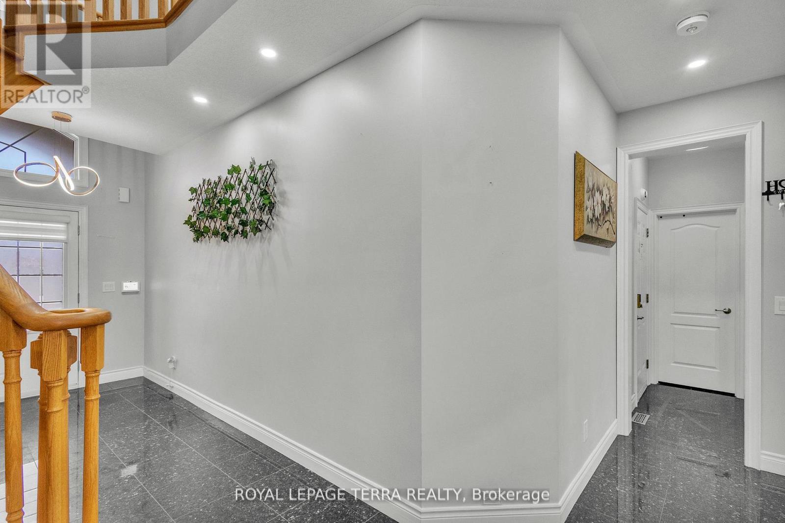 584 Pinery Trail, Waterloo, Ontario  N2V 2Y3 - Photo 24 - X12357526