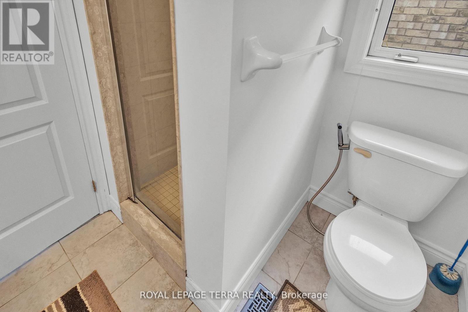 584 Pinery Trail, Waterloo, Ontario  N2V 2Y3 - Photo 32 - X12357526