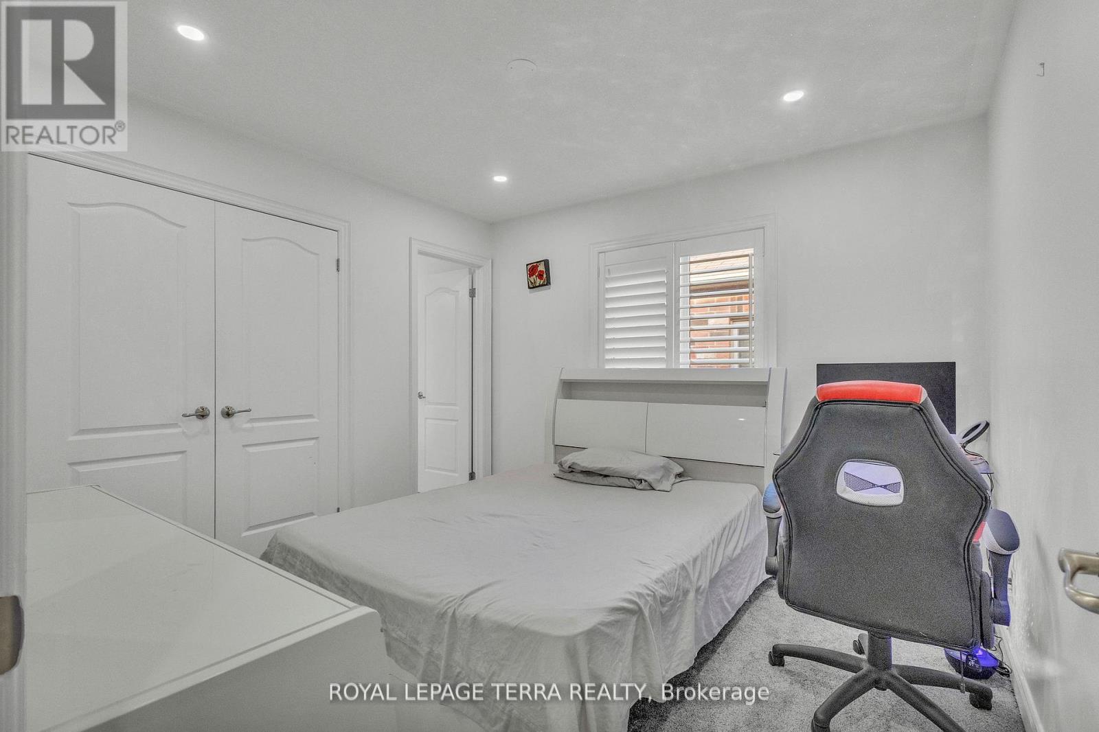 584 Pinery Trail, Waterloo, Ontario  N2V 2Y3 - Photo 34 - X12357526