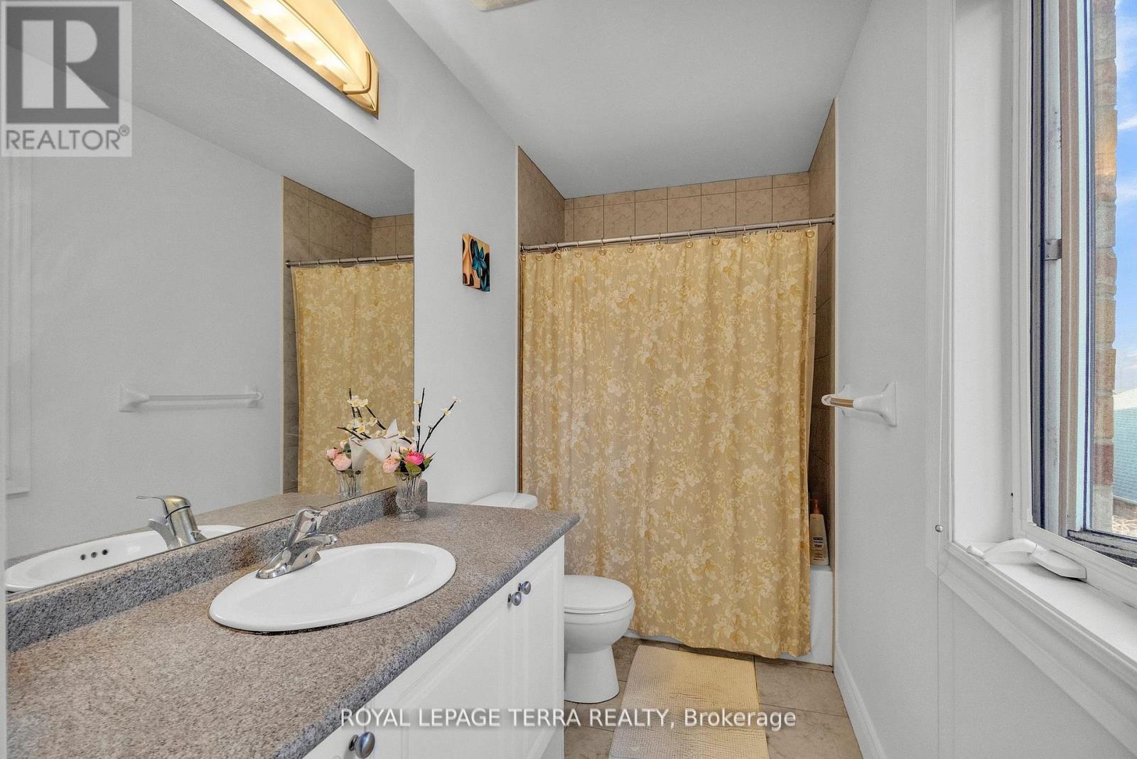 584 Pinery Trail, Waterloo, Ontario  N2V 2Y3 - Photo 35 - X12357526