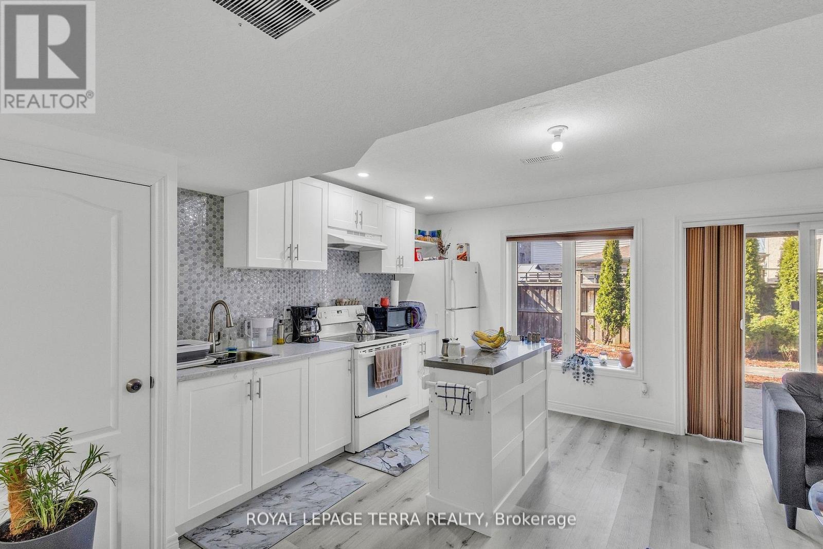 584 Pinery Trail, Waterloo, Ontario  N2V 2Y3 - Photo 48 - X12357526