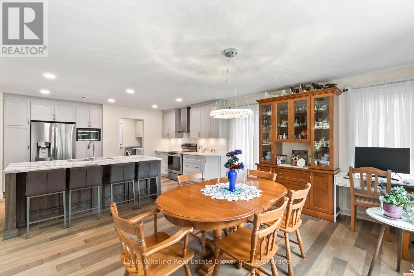 108 12th A Avenue, Hanover, Ontario  N4N 3T8 - Photo 10 - X12357593