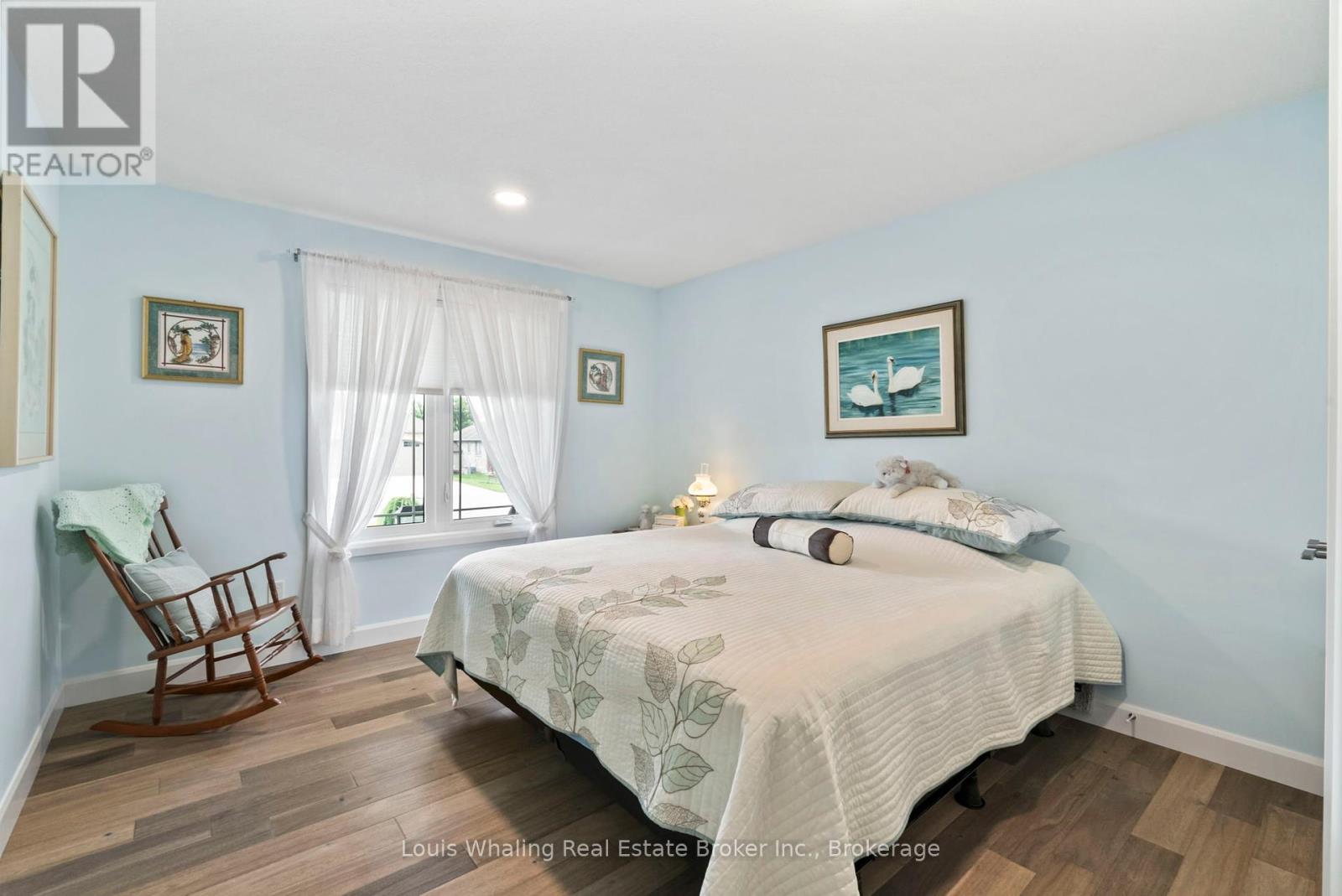 108 12th A Avenue, Hanover, Ontario  N4N 3T8 - Photo 15 - X12357593