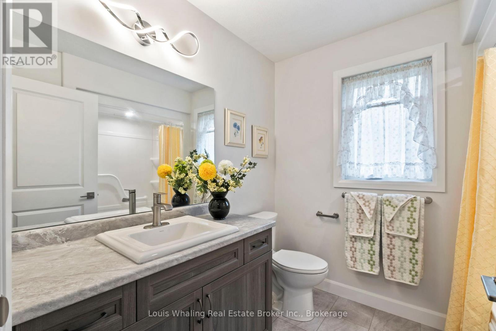 108 12th A Avenue, Hanover, Ontario  N4N 3T8 - Photo 17 - X12357593