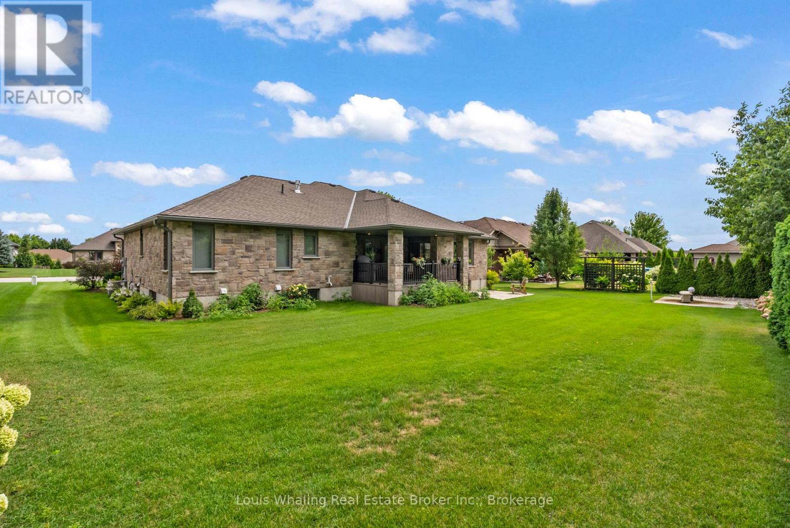 108 12th A Avenue, Hanover, Ontario  N4N 3T8 - Photo 32 - X12357593