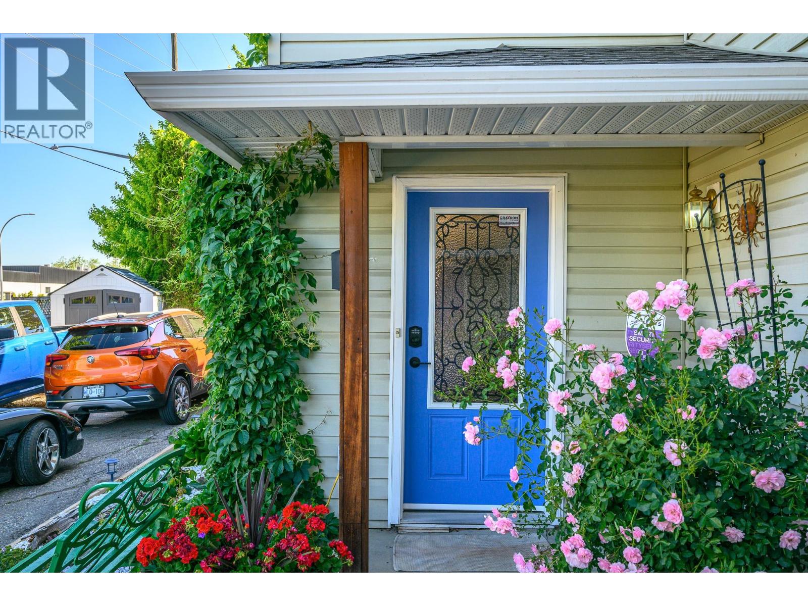 Property at 1041 11 Avenue Unit# 3 image 3