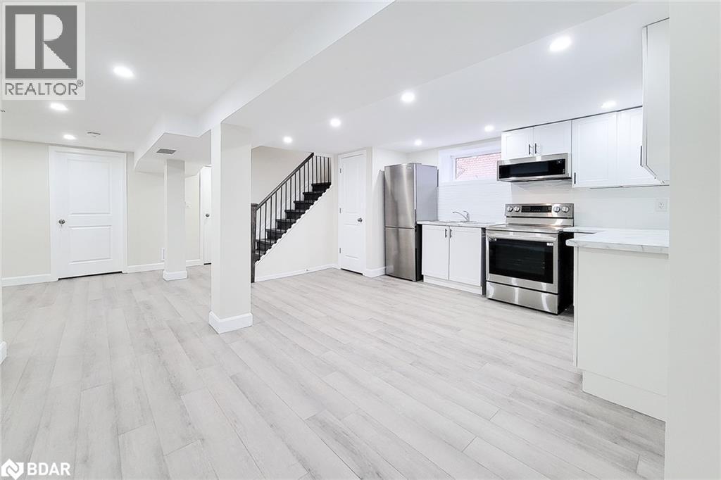81 West 25th Street, Hamilton, Ontario  L9C 4X3 - Photo 4 - 40762448