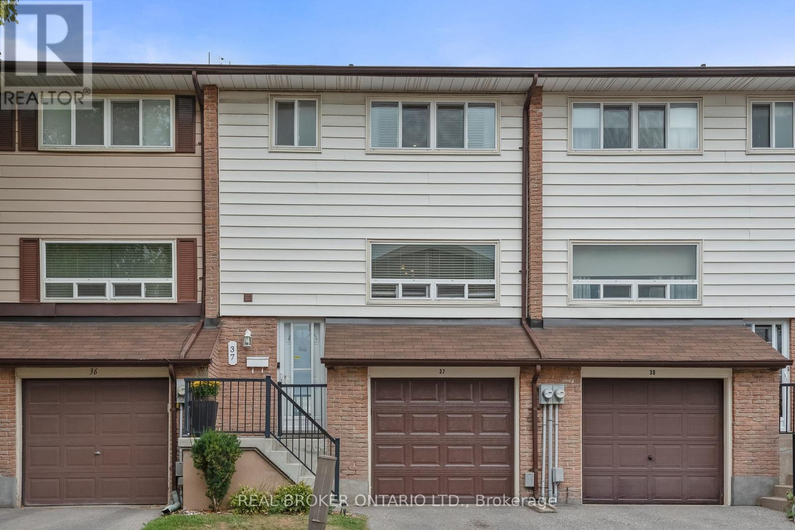 Property at 37 - 321 BLACKTHORN STREET image 2