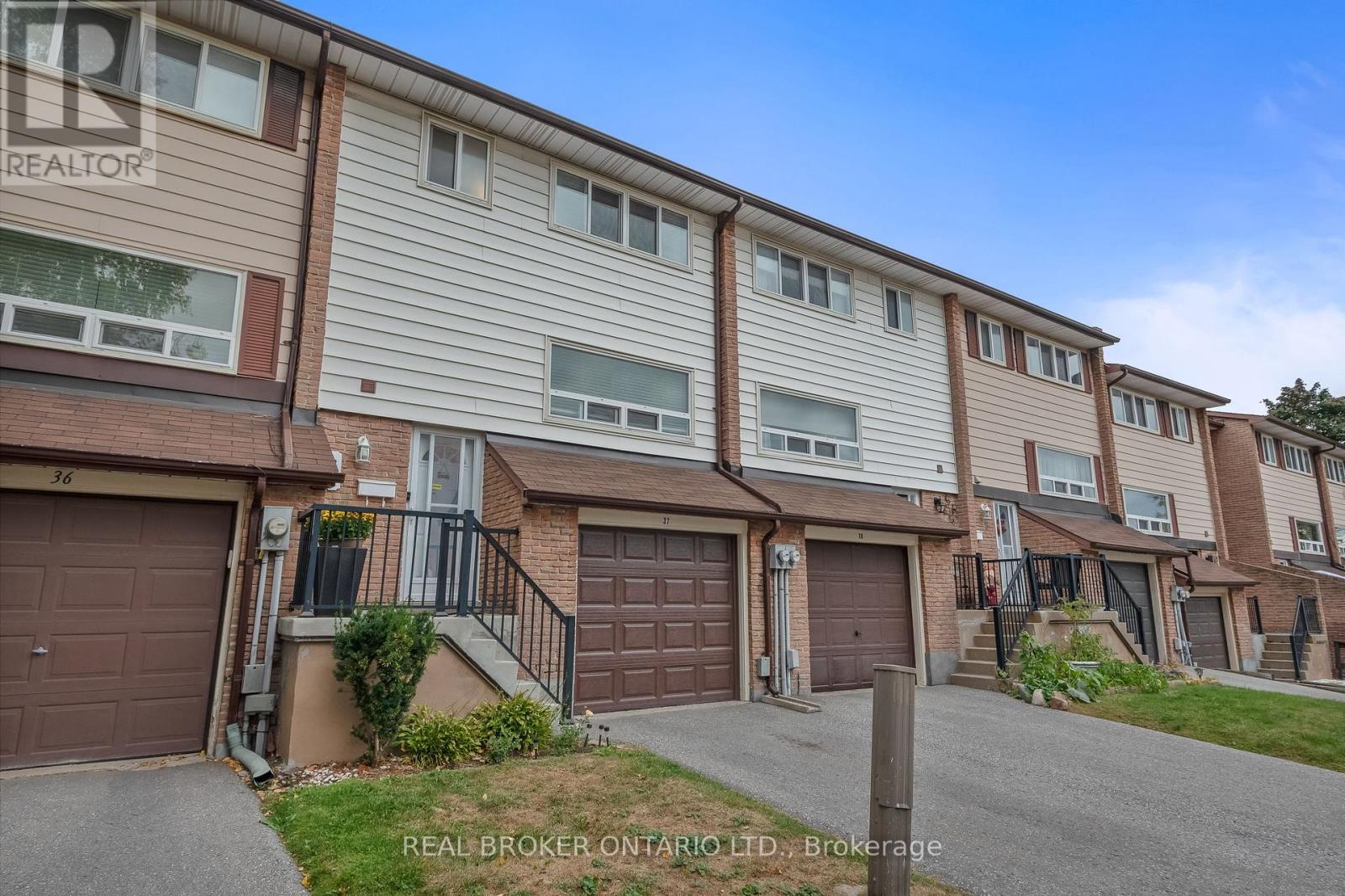 Property at 37 - 321 BLACKTHORN STREET image 4