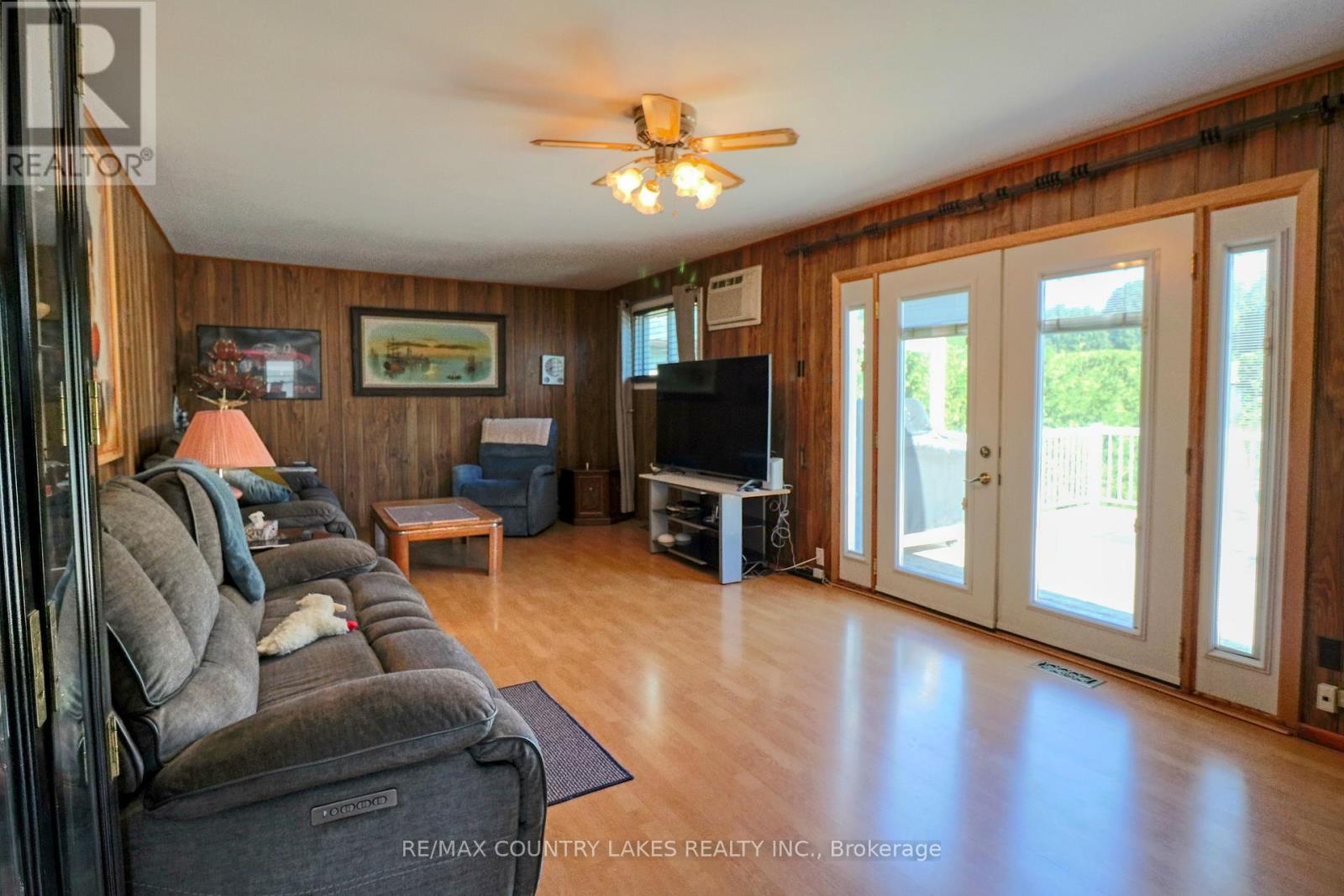 122 Victoria Avenue, Brock, Ontario  L0K 1A0 - Photo 10 - N12357546
