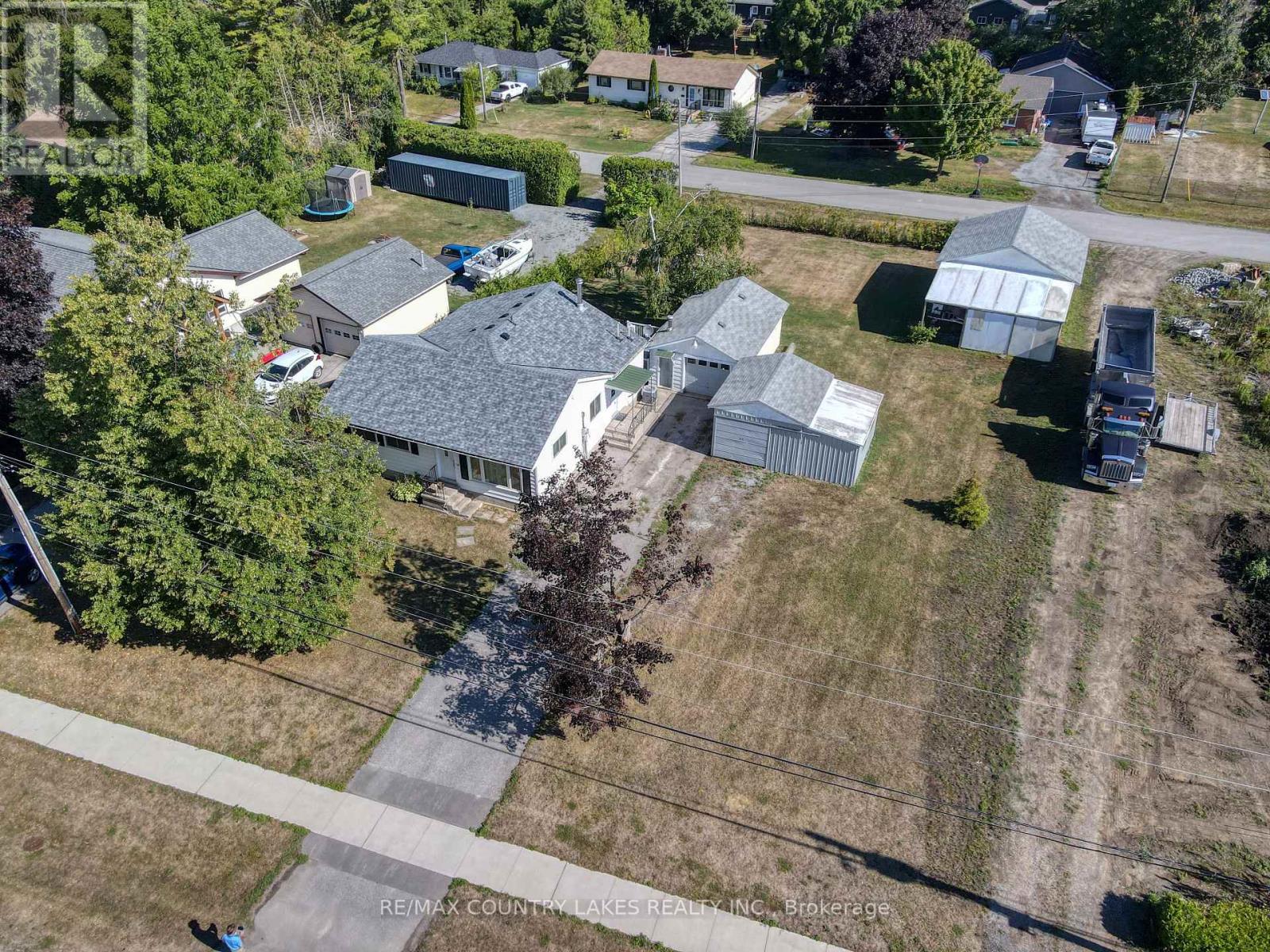 122 Victoria Avenue, Brock, Ontario  L0K 1A0 - Photo 2 - N12357546