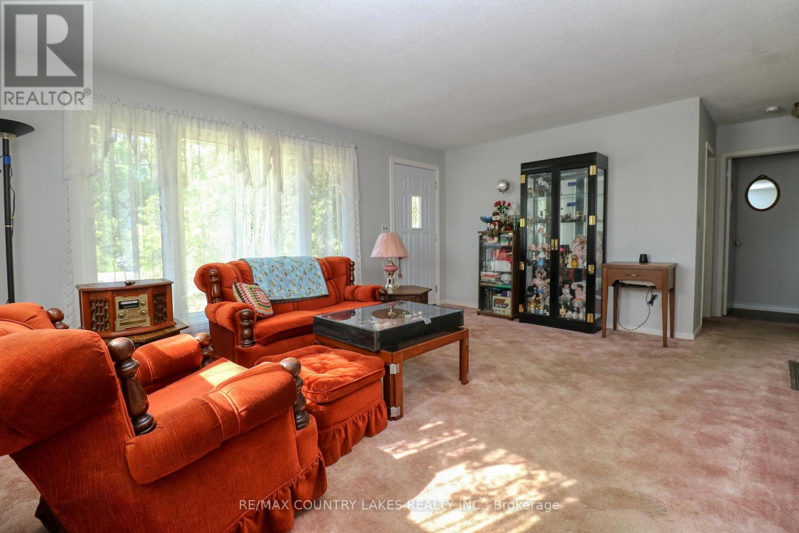 122 Victoria Avenue, Brock, Ontario  L0K 1A0 - Photo 4 - N12357546