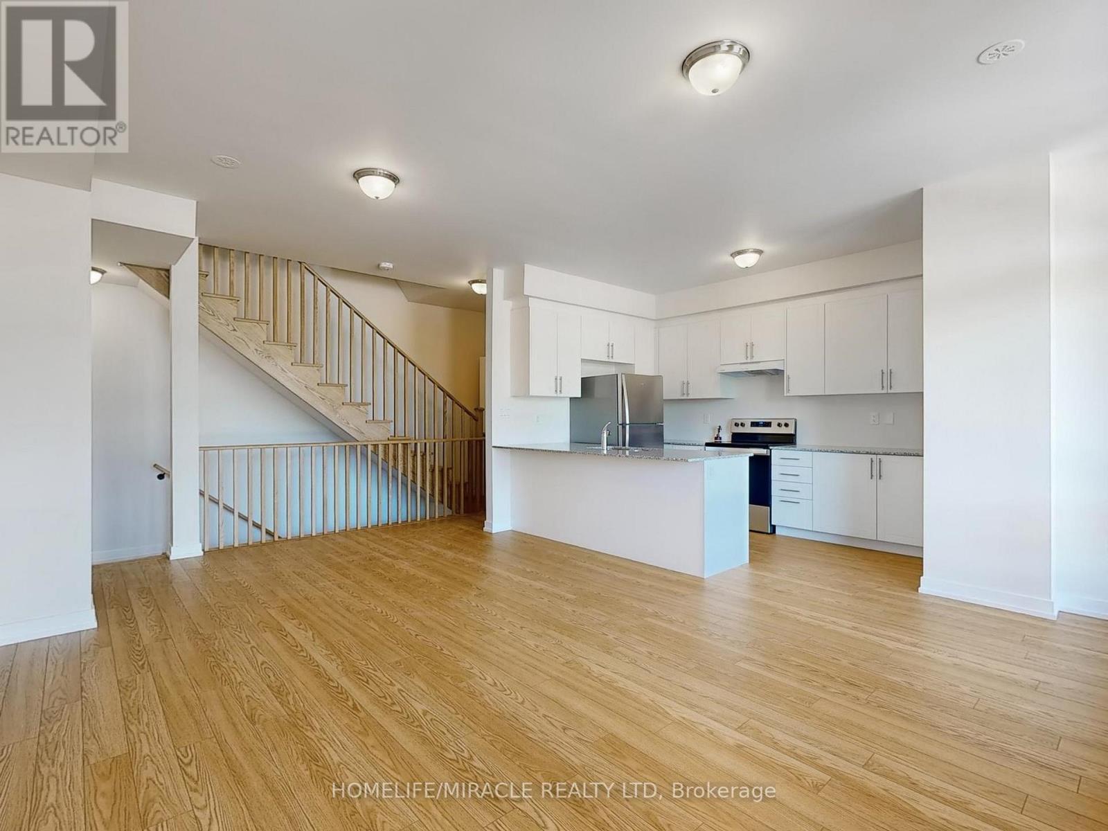 Property at 41 KINTALL WAY image 2