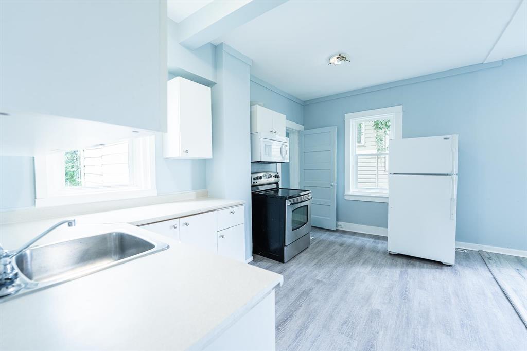 808 Alverstone Street, Winnipeg, Manitoba  R2H 2H2 - Photo 1 - 202520601