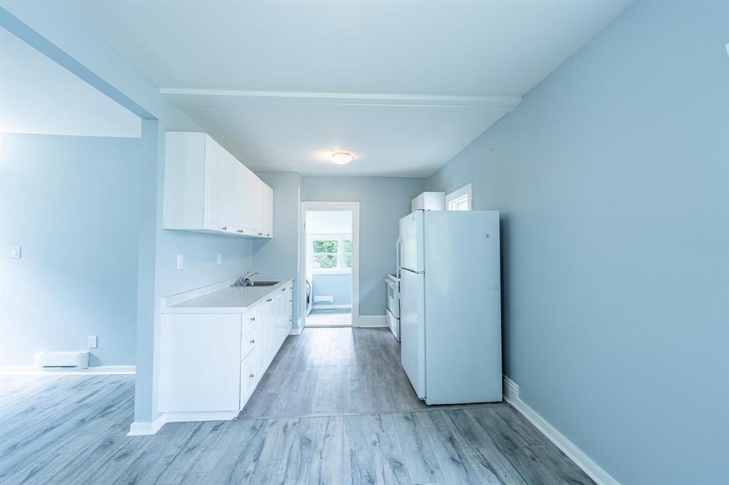 808 Alverstone Street, Winnipeg, Manitoba  R2H 2H2 - Photo 10 - 202520601