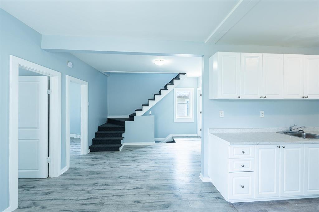808 Alverstone Street, Winnipeg, Manitoba  R2H 2H2 - Photo 11 - 202520601