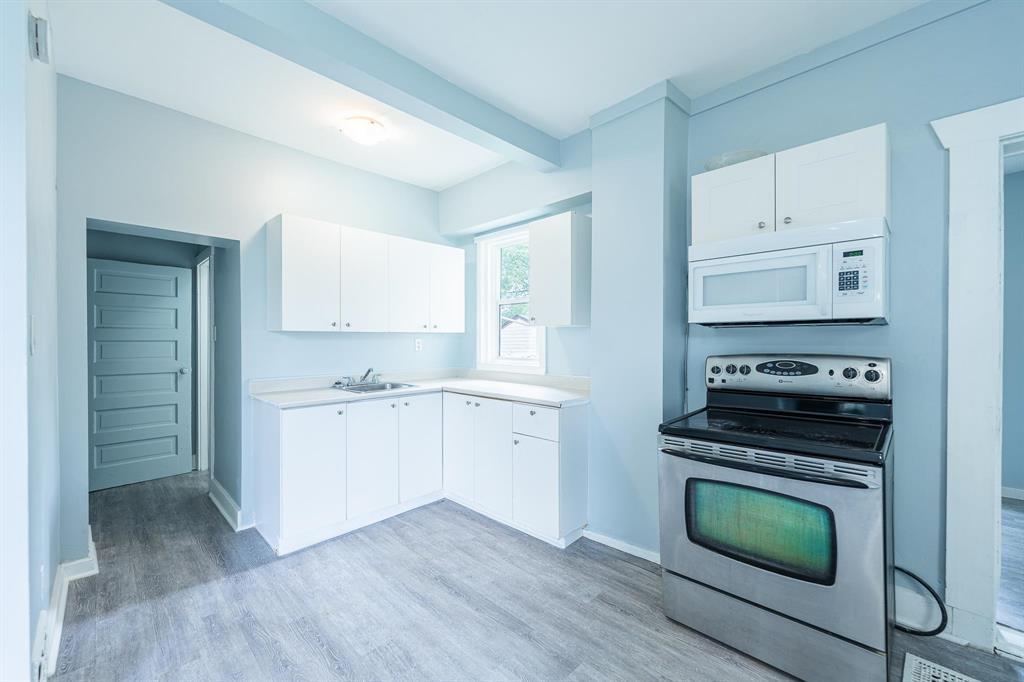 808 Alverstone Street, Winnipeg, Manitoba  R2H 2H2 - Photo 2 - 202520601