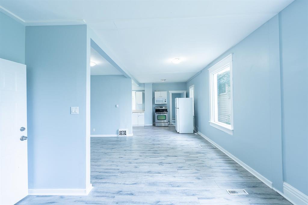 808 Alverstone Street, Winnipeg, Manitoba  R2H 2H2 - Photo 5 - 202520601