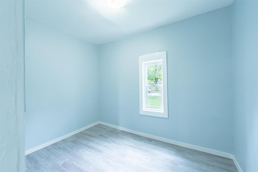 808 Alverstone Street, Winnipeg, Manitoba  R2H 2H2 - Photo 7 - 202520601