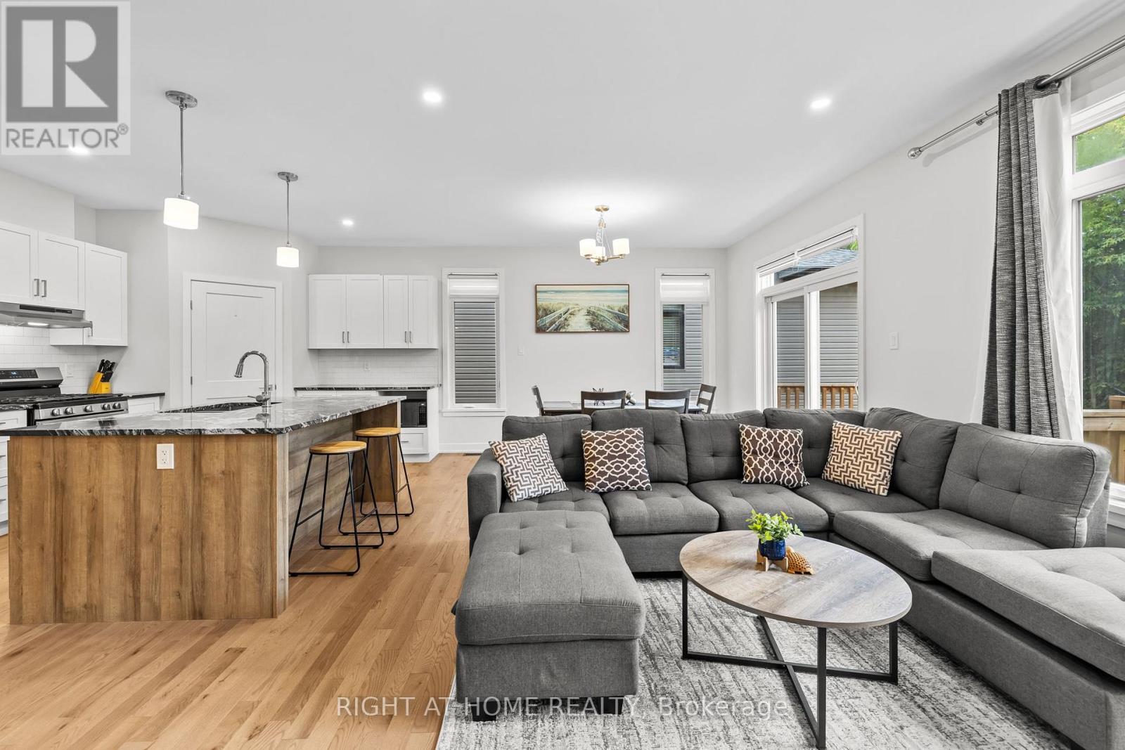 47 Mac Beattie Drive, Arnprior, Ontario  K7S 0J3 - Photo 8 - X12357632